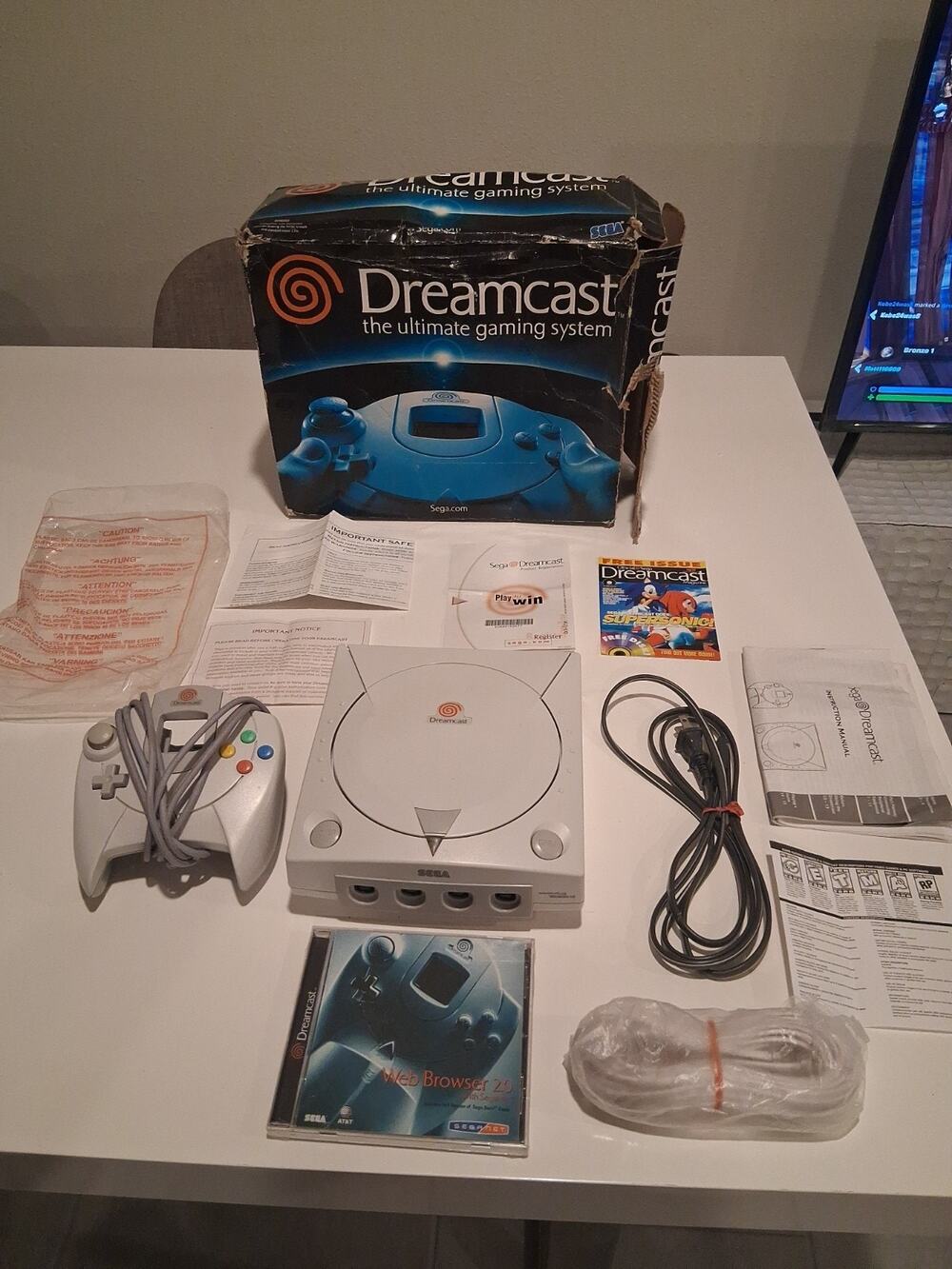 Sega Dreamcast MK-50000 Boxed Bundle Pristine Console Matching Serial VA2 CIB